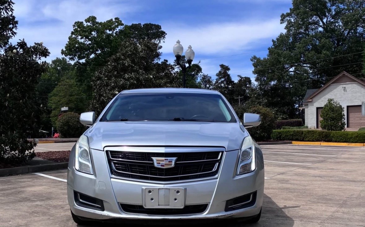 2016 Cadillac XTS photo 2