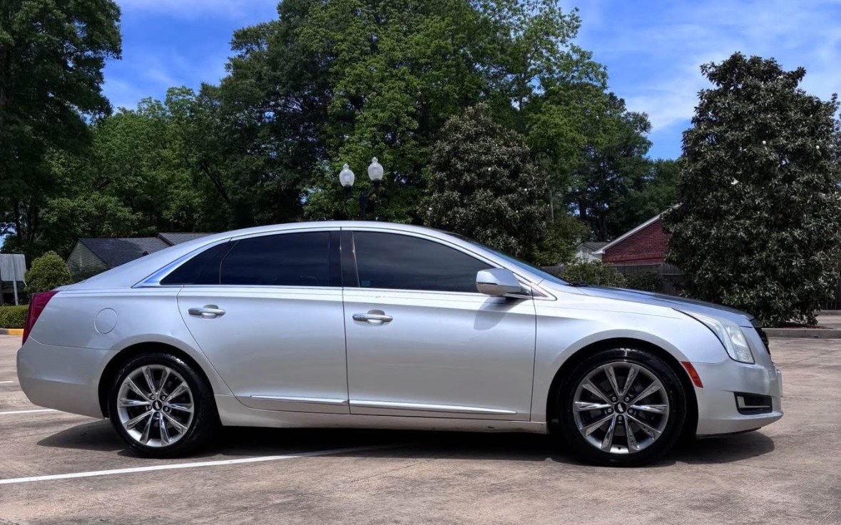 2016 Cadillac XTS photo 3