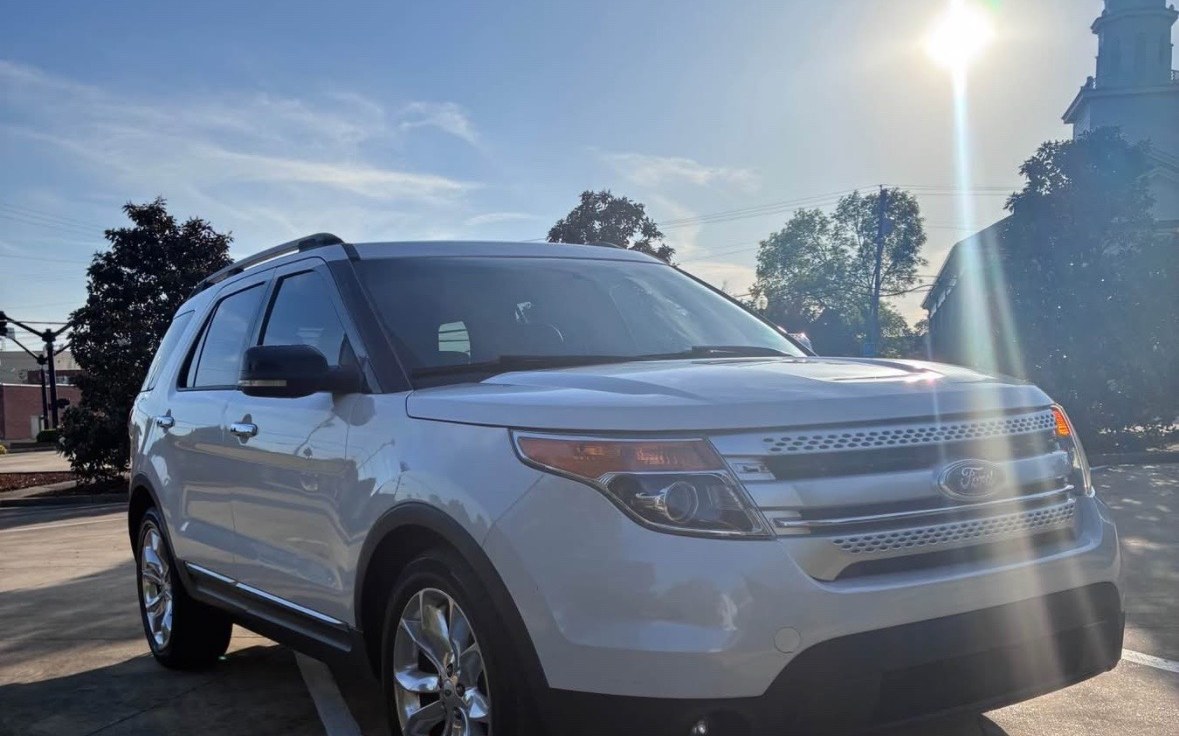 2015 Ford Explorer XLT photo 4