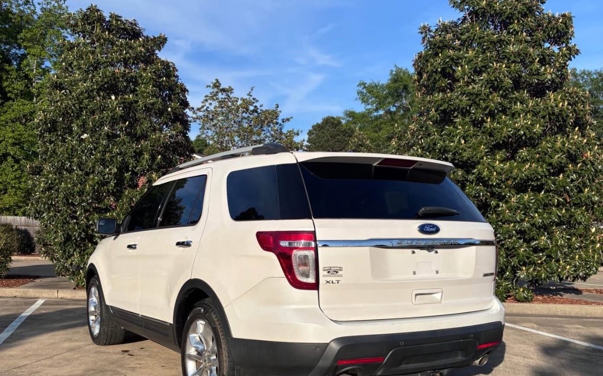 2015 Ford Explorer XLT photo 5
