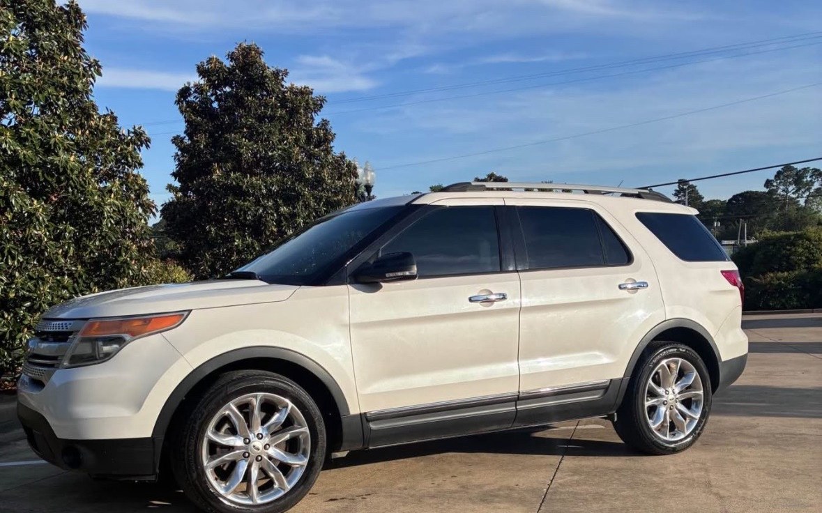 2015 Ford Explorer XLT photo 7